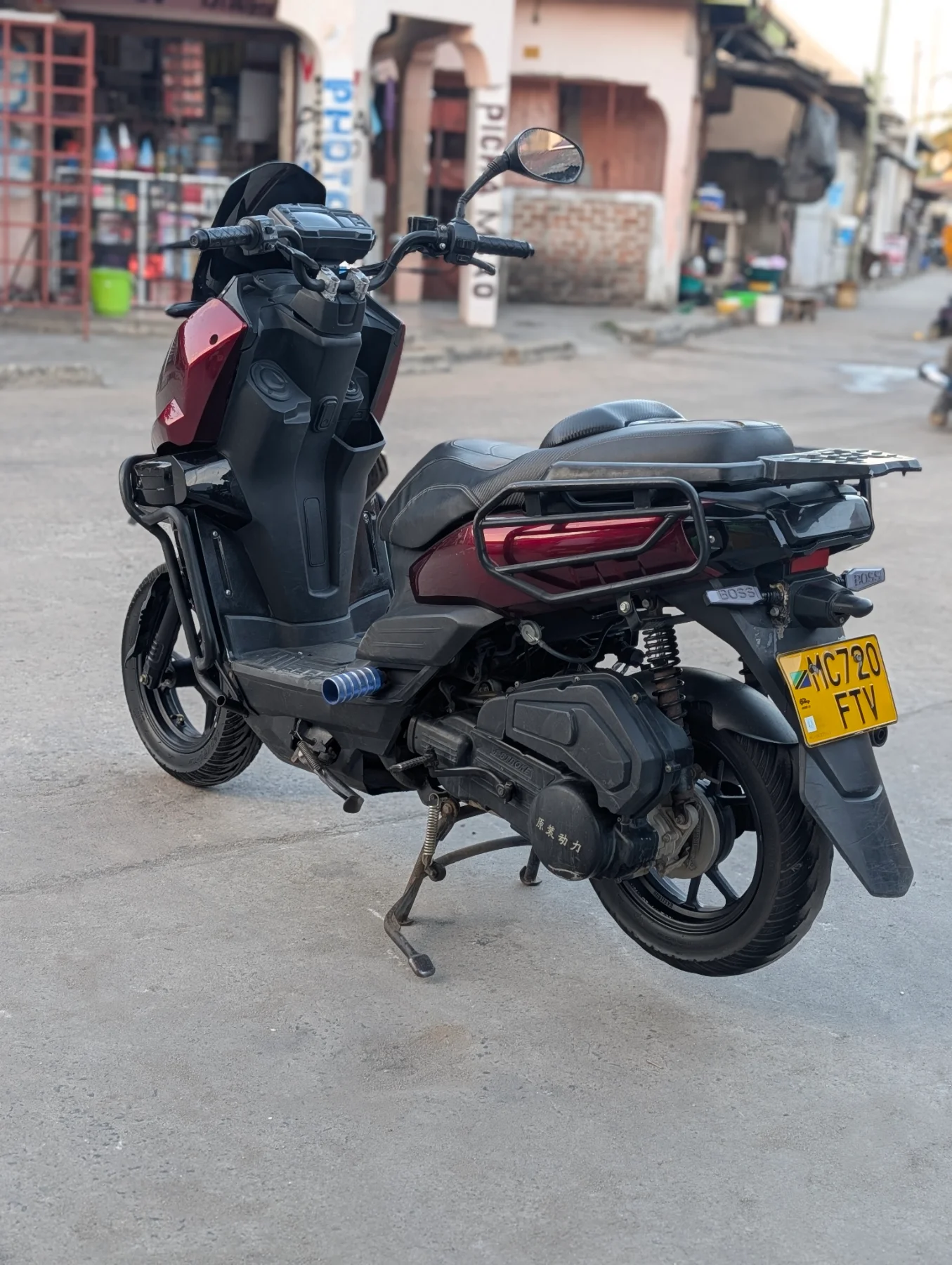 Tank 2 Urban Scooter 150 — Black — photo 4