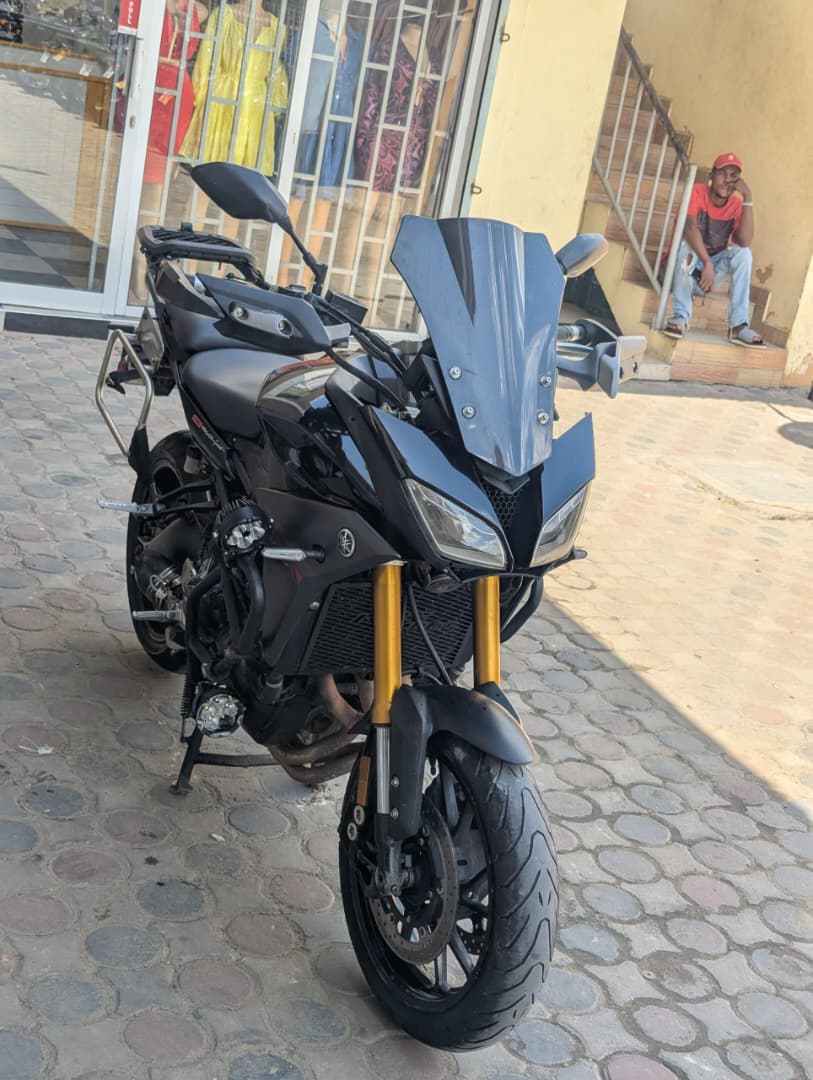 YAMAHA TRACER9