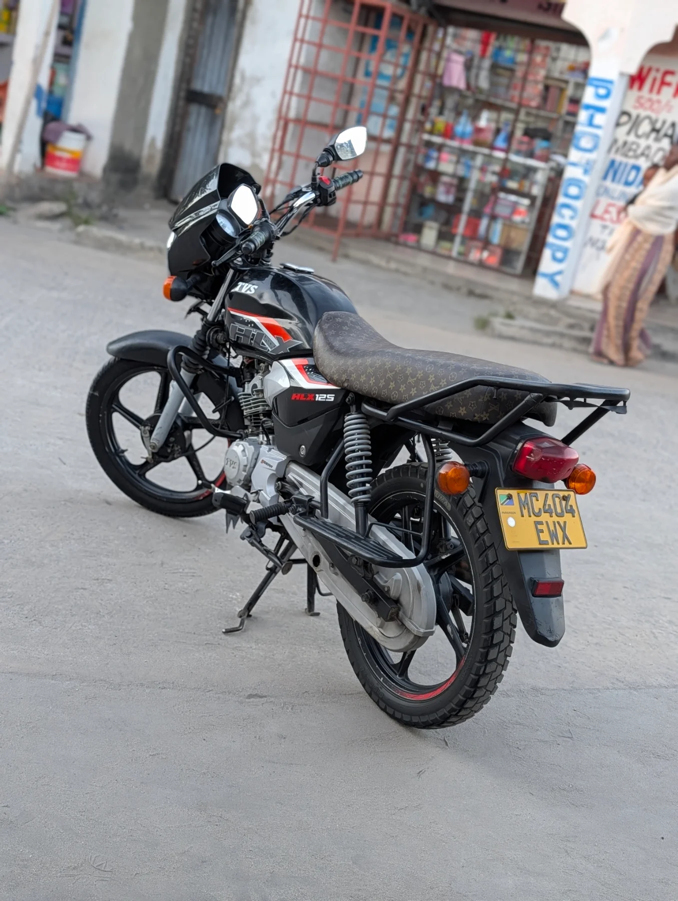 TVS 125