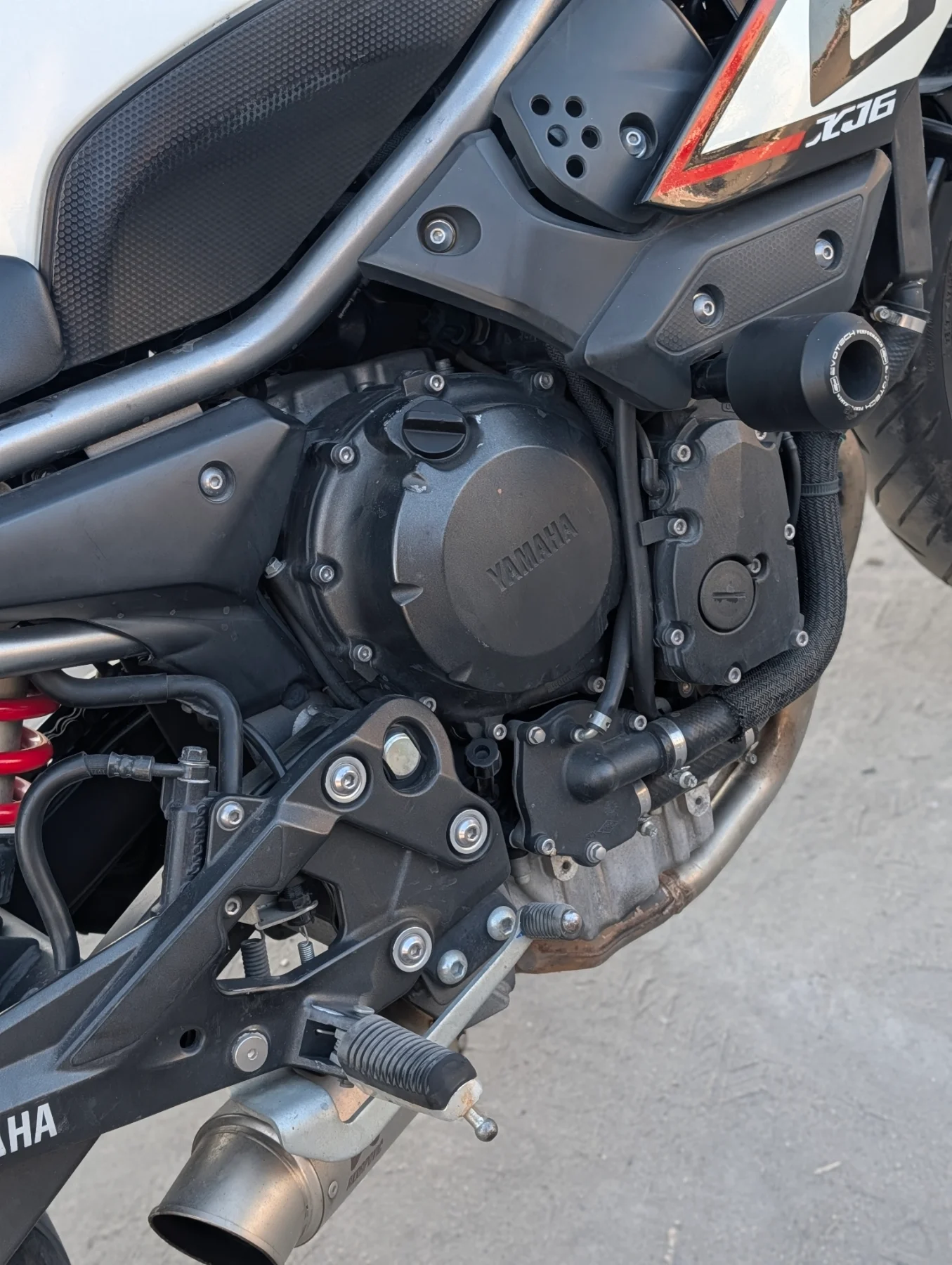 YAMAHA XJ — photo 5