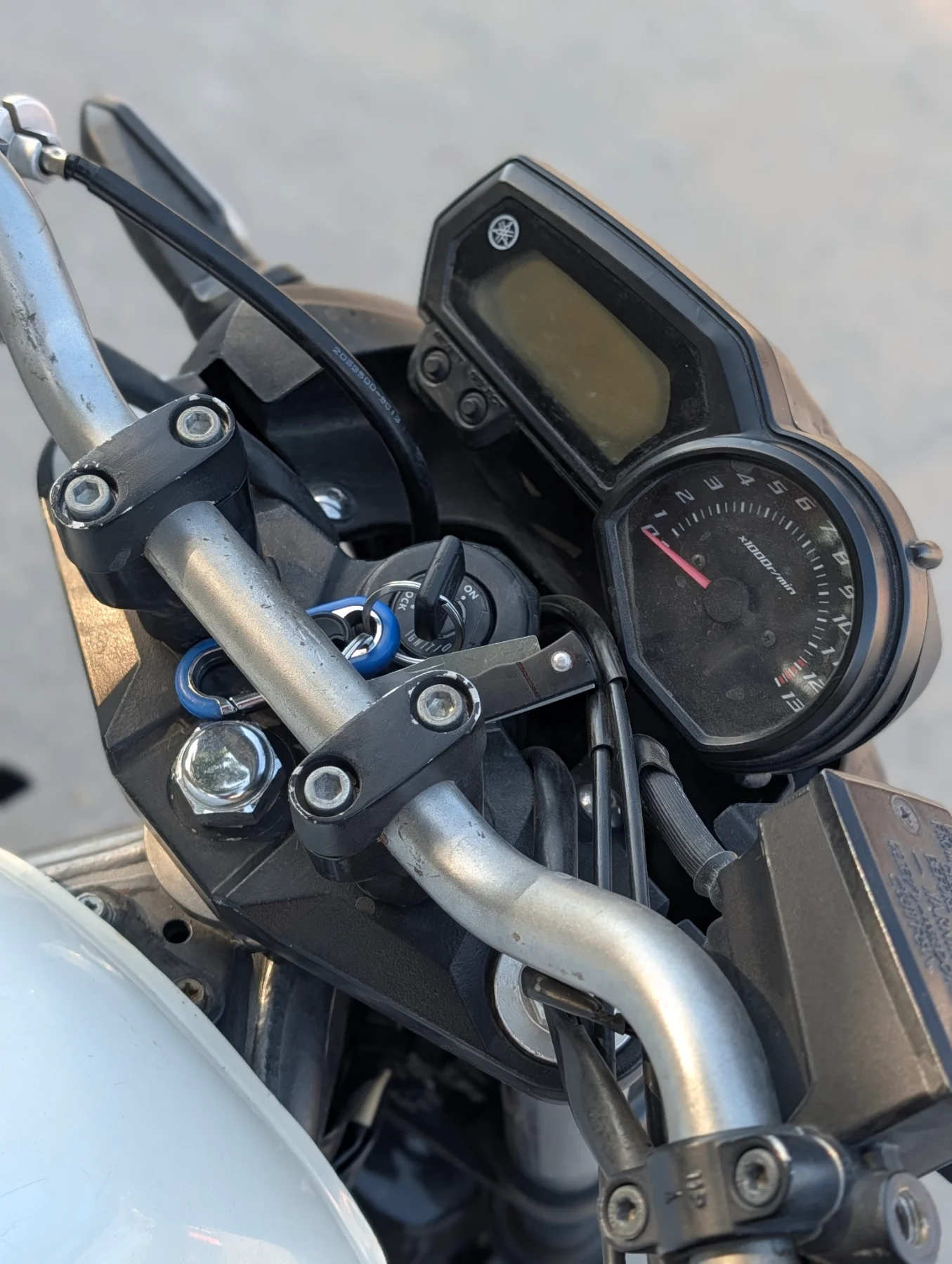 YAMAHA XJ — photo 4